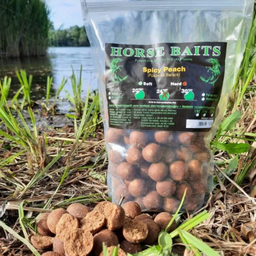 HORSE BAITS Spicy Peach - Hard bojli 20mm 1kg